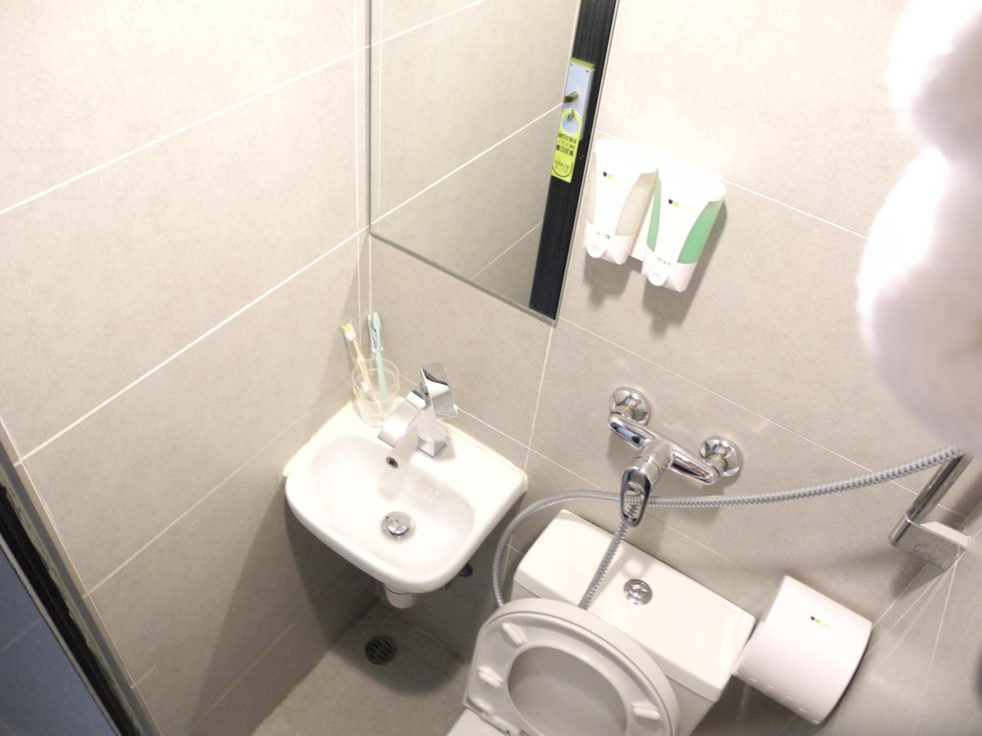 Kowloon Mongkok 1812 Guest House هونغ كونغ الغرفة الصورة