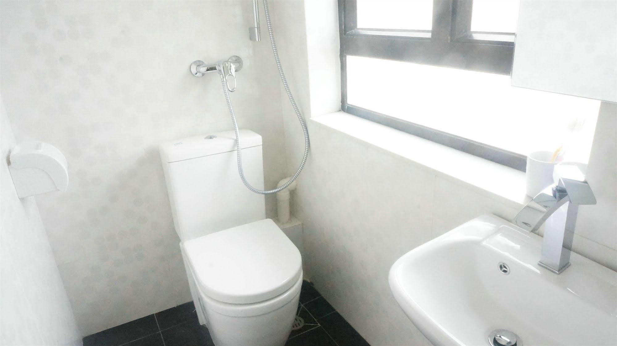 Kowloon Mongkok 1812 Guest House هونغ كونغ المظهر الخارجي الصورة