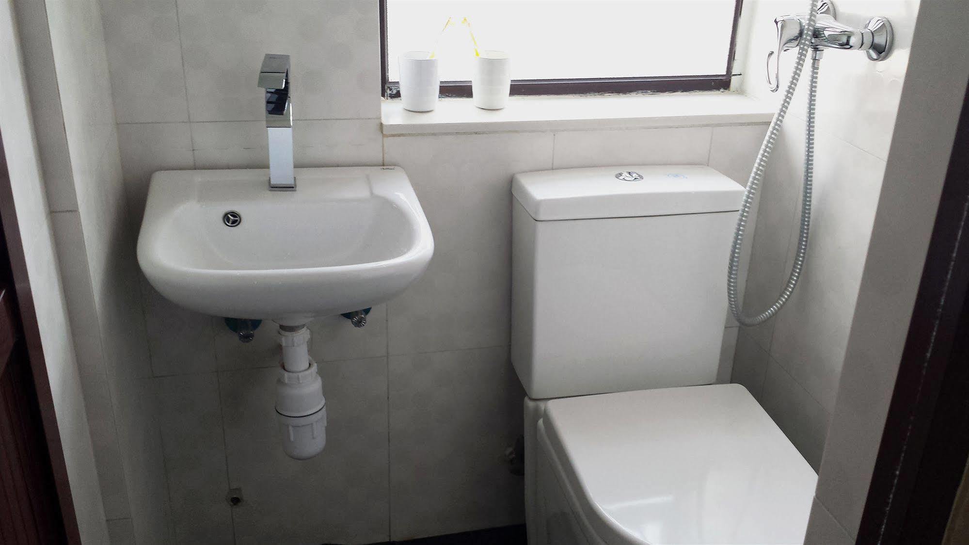 Kowloon Mongkok 1812 Guest House هونغ كونغ المظهر الخارجي الصورة
